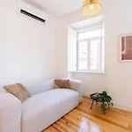 Sunny Lisbon Apartments By Soulplaces