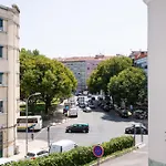 Sunny Lisbon Apartments By Soulplaces