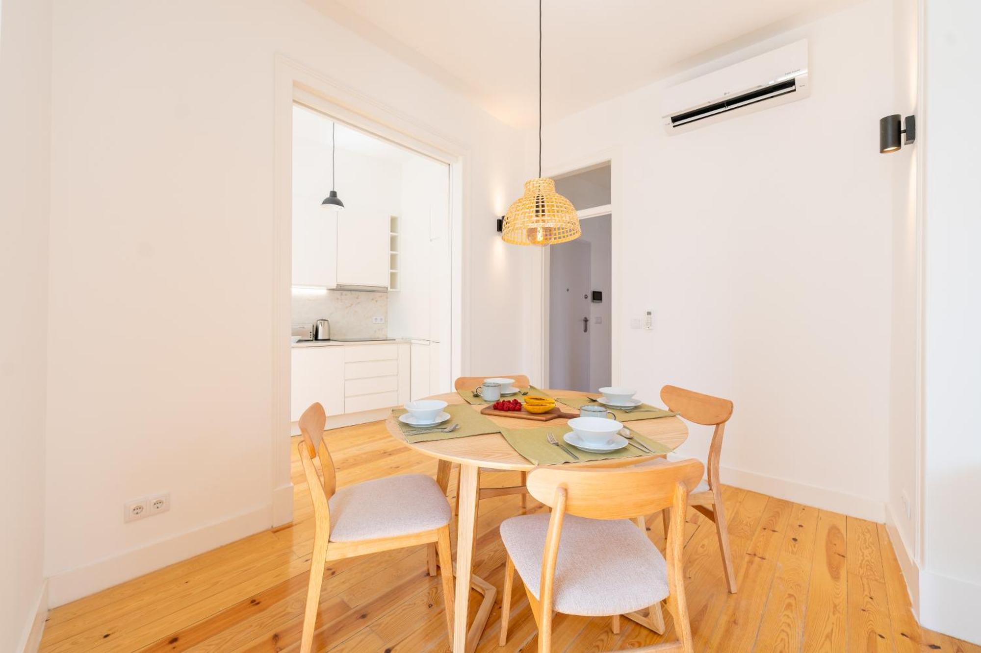 Sunny By Soulplaces Apartamento
